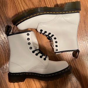 DR. MARTENS 1460 SMOOTH WHITE BOOTIES size 6